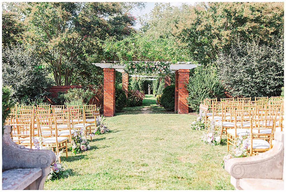 Wedding ceremony layout at River Farm for outdoor wedding

River Farm Wedding | Alexandria Wedding Photographer