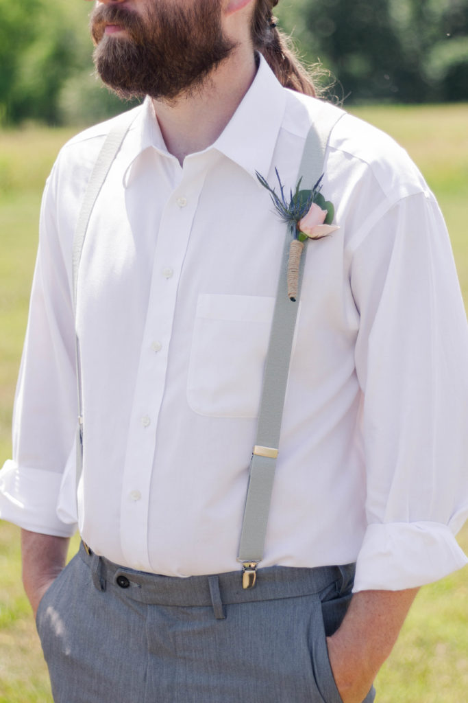 how to pin a boutonniere on suspenders
