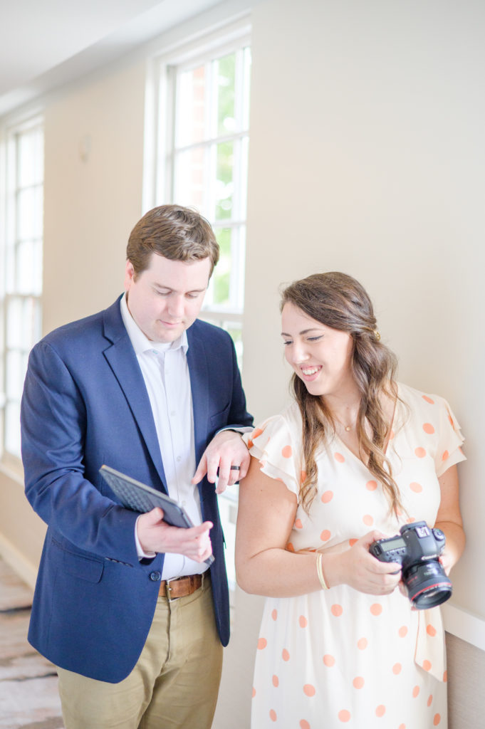 Virginia wedding photographers Emily and Kevin of Emily Nicole Photography prepare your custom wedding day timeline to help you create the ultimate wedding day experience.