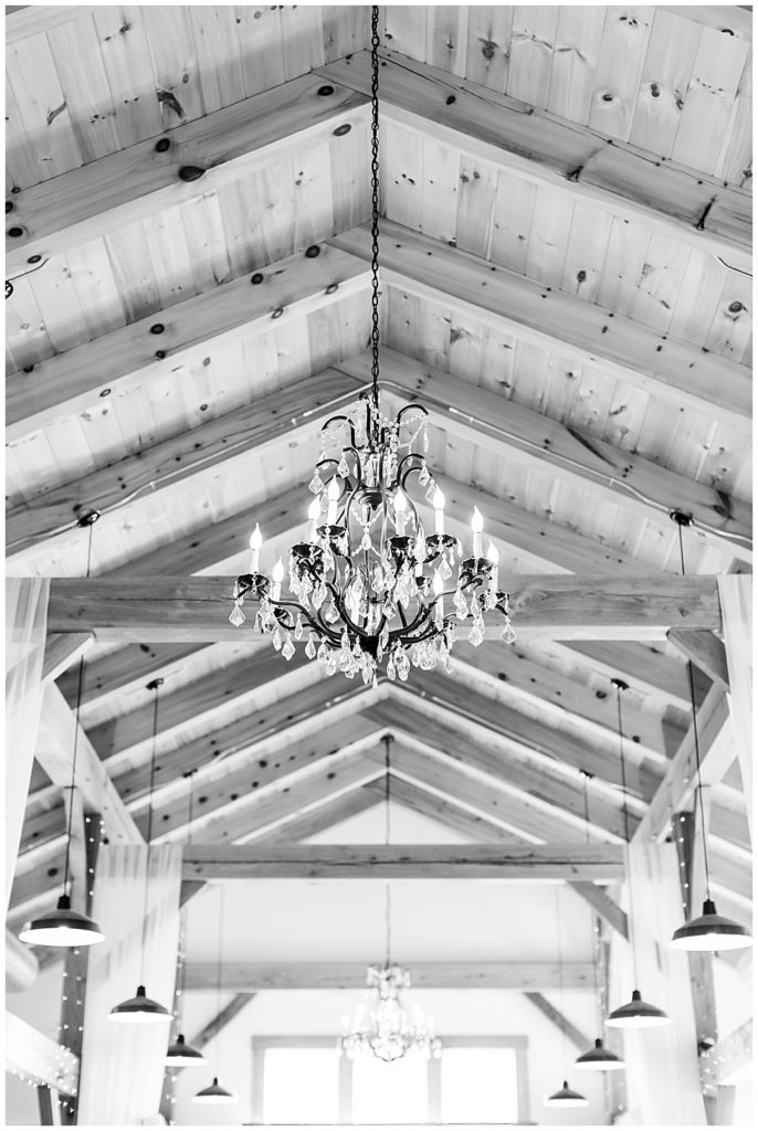 Fox Meadow Barn wedding venue in Winchester, VA | Photos by Northern Virginia wedding photographer, Emily Nicole Photography