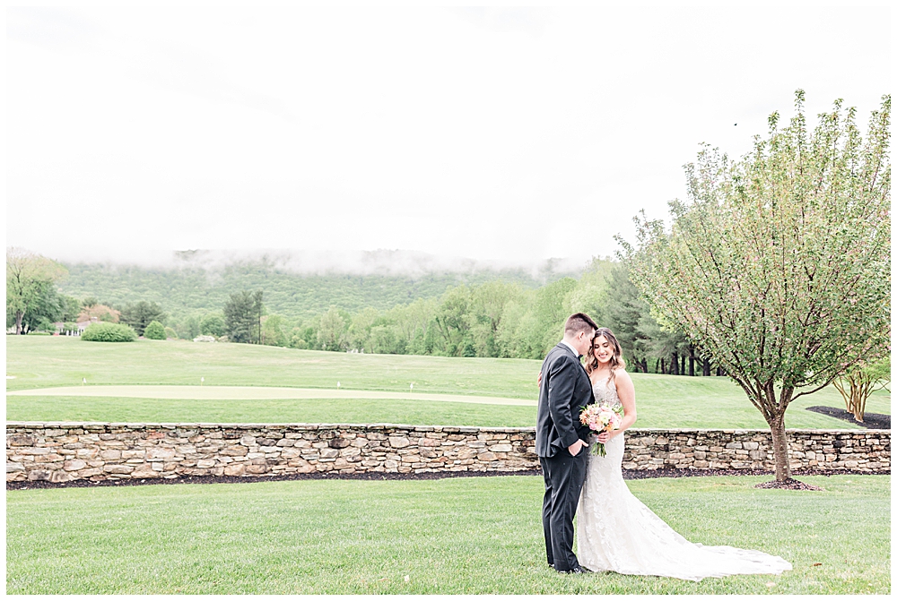 Wedding photos of bride and groom at their Evergreen Country Club wedding | Northern VA wedding photographer