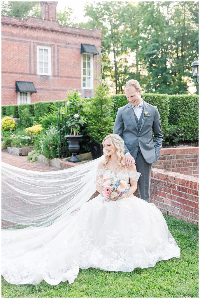 Bride and groom photos at summer Historic Mankin Mansion wedding in June | Richmond wedding photographer