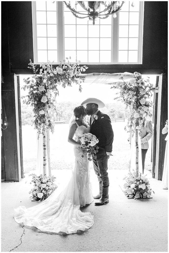 Modern Country Wedding Ceremony | Northern VA Wedding Photographer