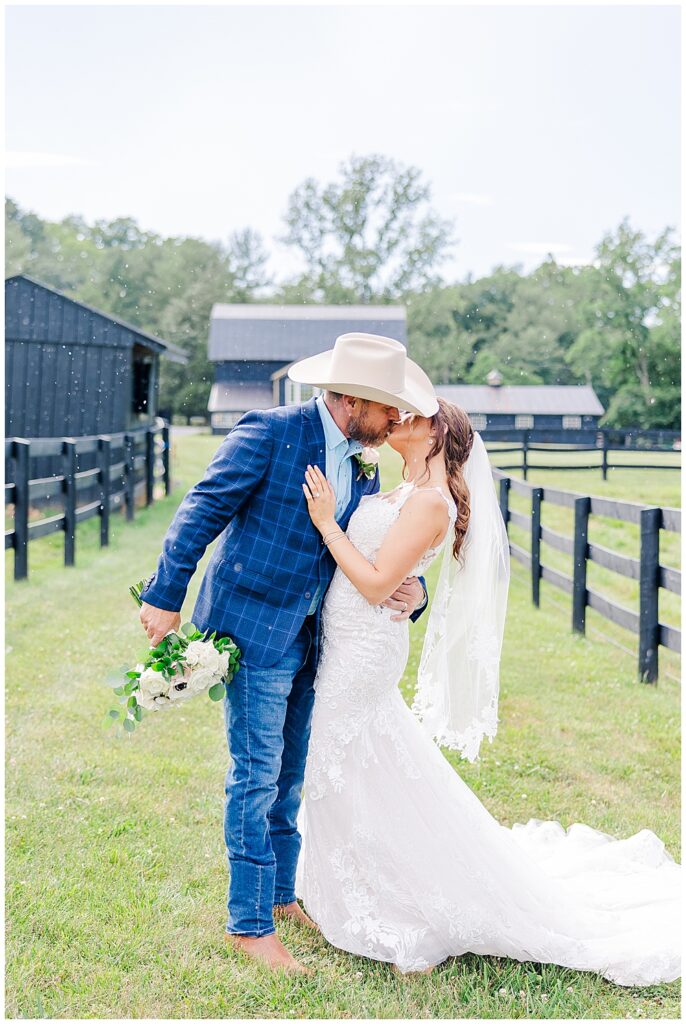 Modern Country Wedding Photos in the Rain, Sun Shower | Northern VA Wedding Photographer