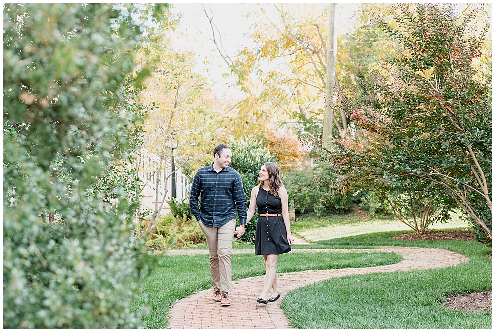 Fall engagement session in downtown Middleburg, VA | Virginia Wedding Photographer

A Virginia wedding photographer captures an engaged couple during their fall Middleburg engagement session as they stroll down a pathway in a park. Read the blog to see more fall engagement photo inspiration for Middleburg photo session locations, fall engagement outfits, and more!

#VAengagementphotos #fallengagement #middleburgva #engagementphotos

